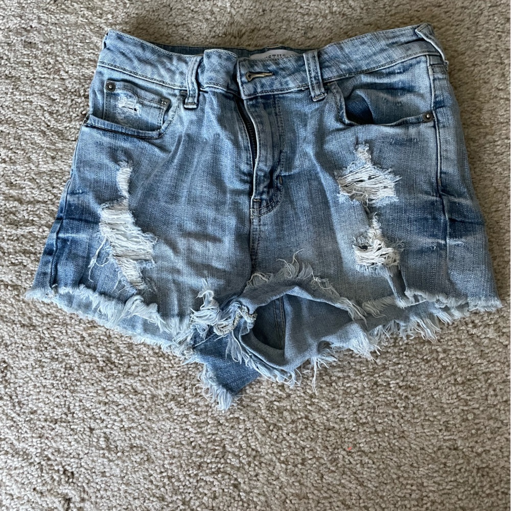 Distressed shorts - Size 0